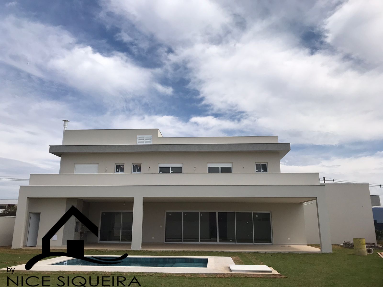 21d40611-f06f-41ae-95d9-b5233f562c55