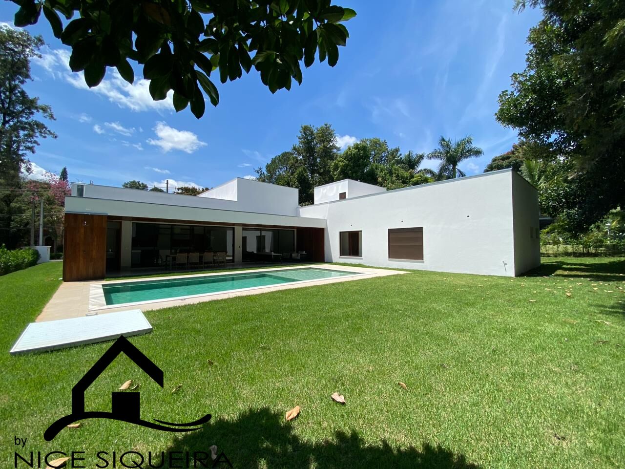 ace9699d-b7f7-442a-97d7-0a7bf94bbdea