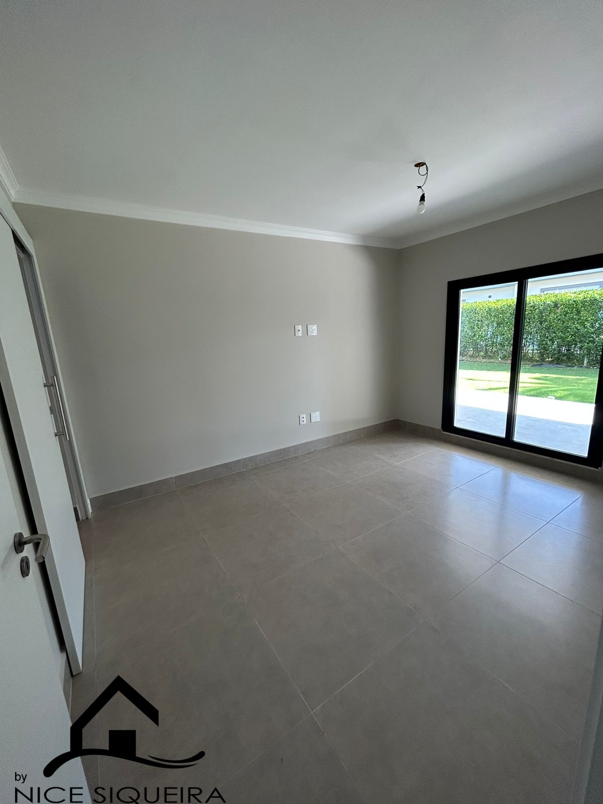 f82f228b-9fb9-4d80-a016-a54e565334b2