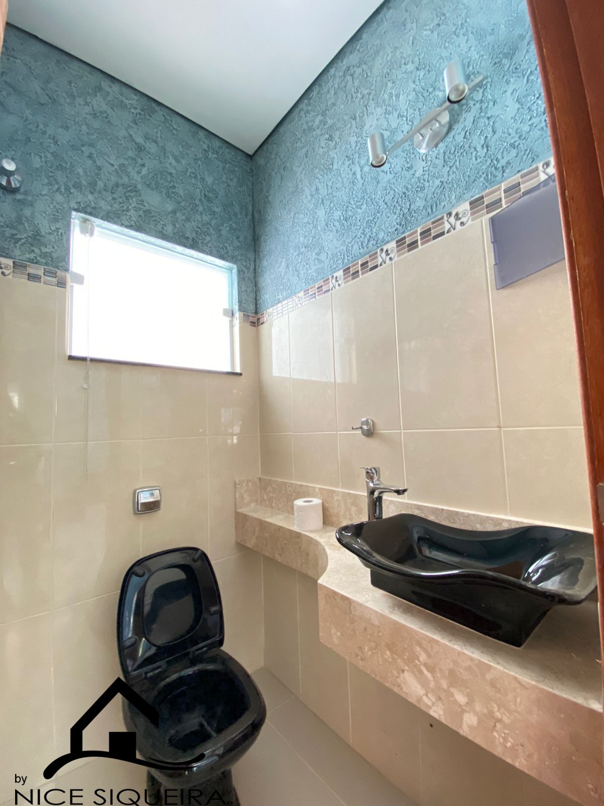 79b60544-ad83-41d2-9def-72a4f320bd35