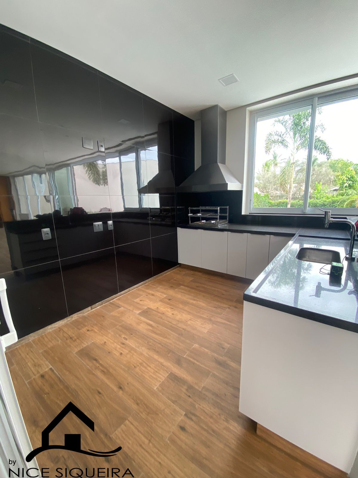 21fb217e-d383-4c52-9cd5-02bca1b1c993