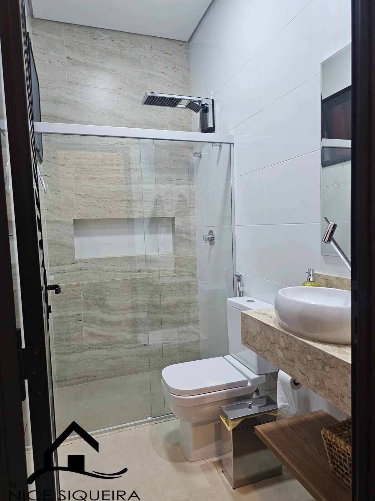 8215ae48-b4e5-4a1a-a909-13d8cc6fcfb1