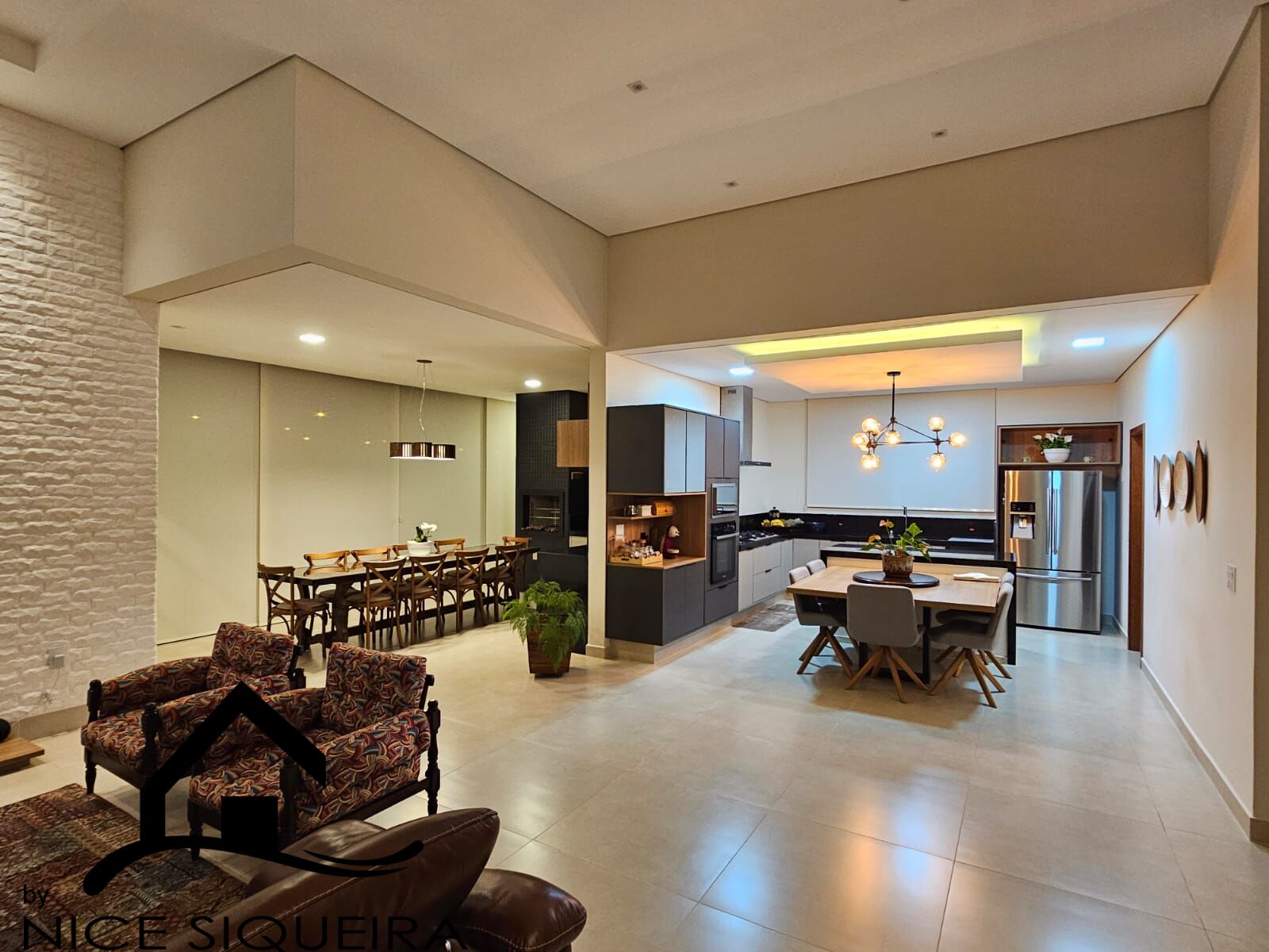 8c4fea69-67c2-47c0-abc7-6fbd21d2d3ce