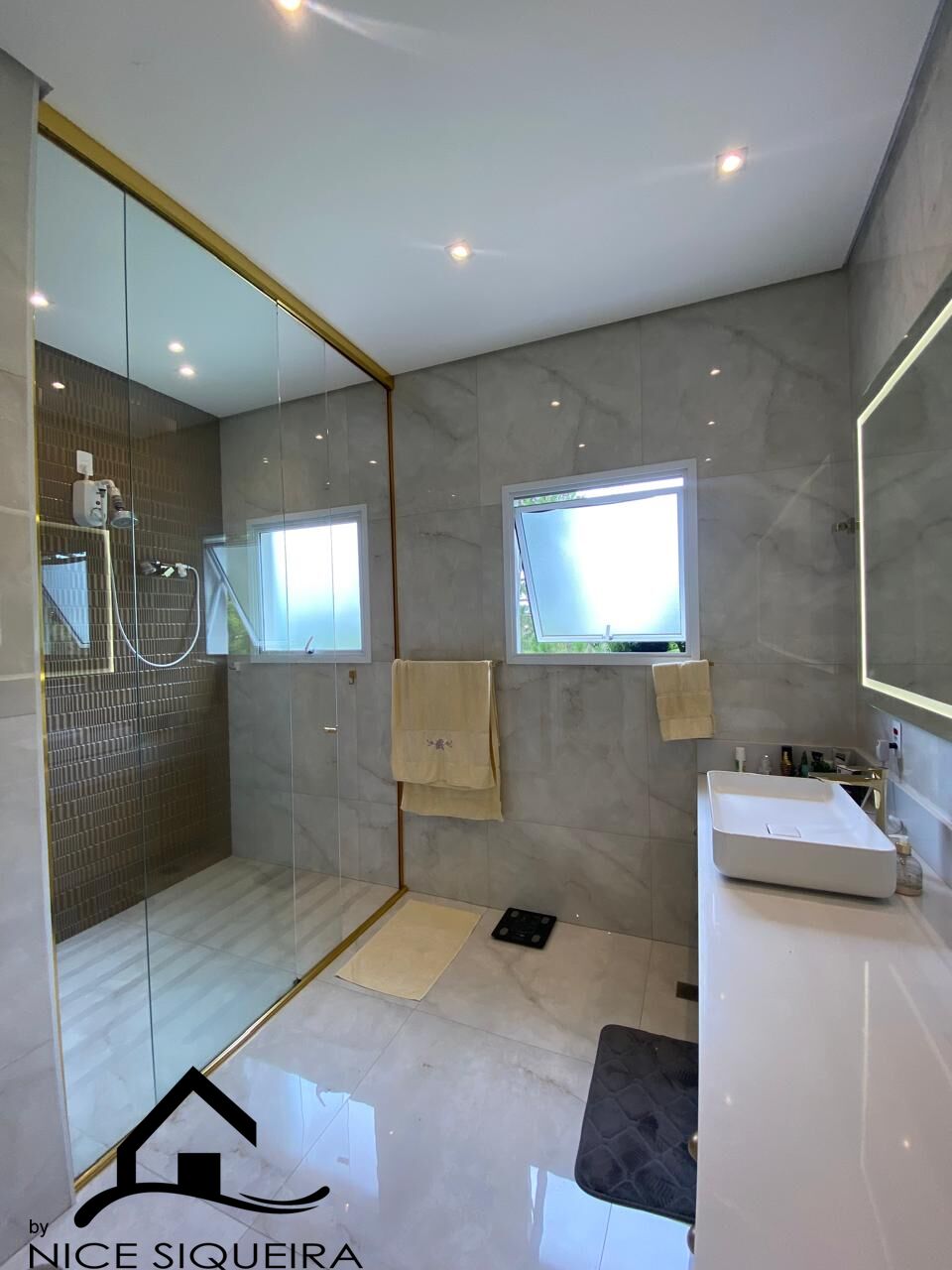 2588c952-ab15-4bfb-a9df-9c8b11046c4b