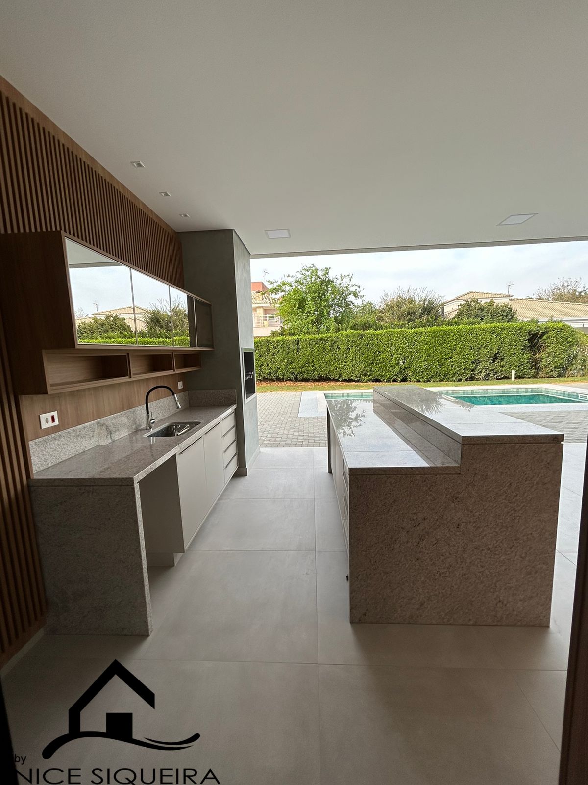 35b57b5e-d91b-4715-afae-5ac48778f915