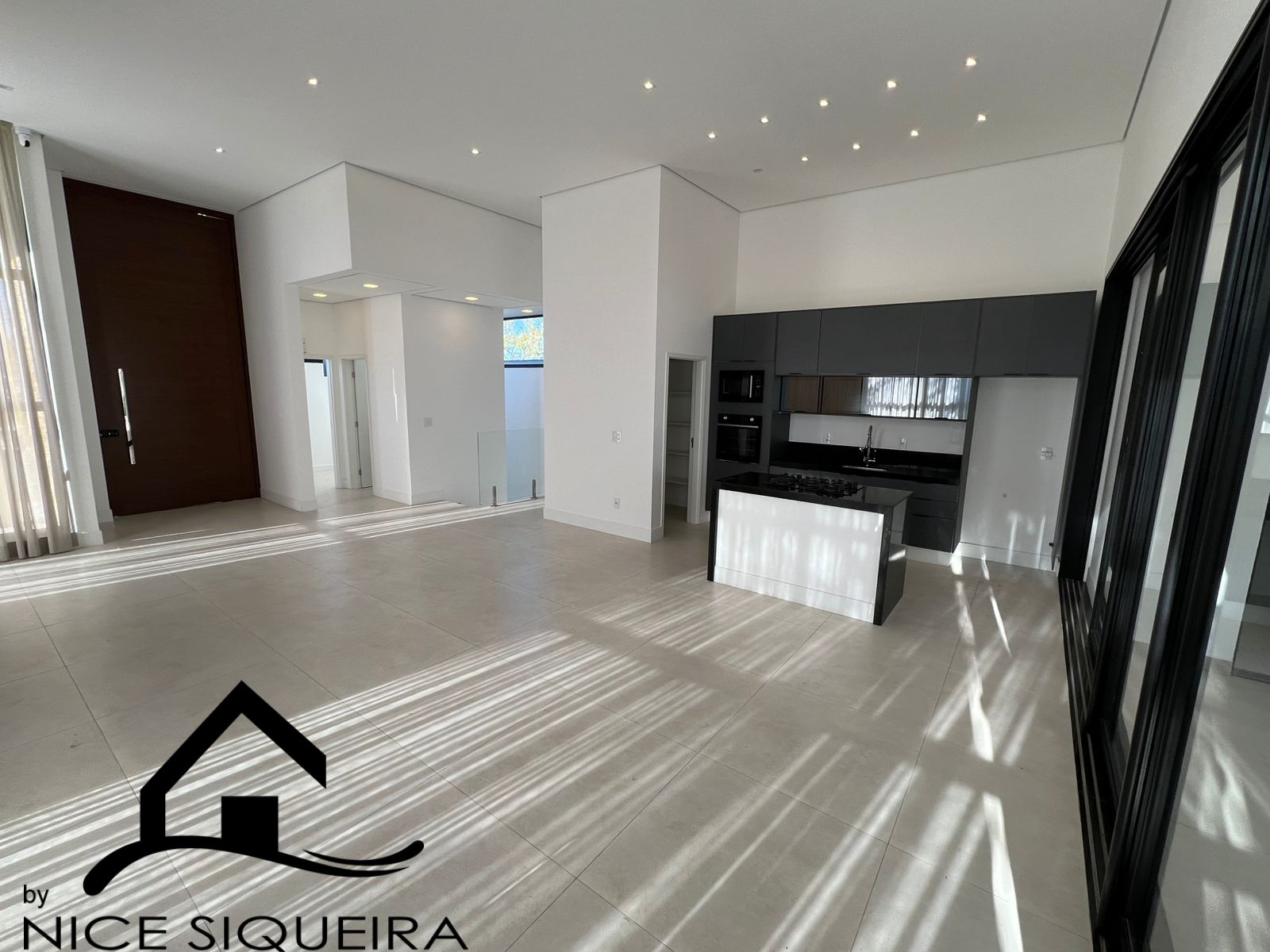 ae9532a9-c7d5-4fbf-a364-cc2a14ec804b