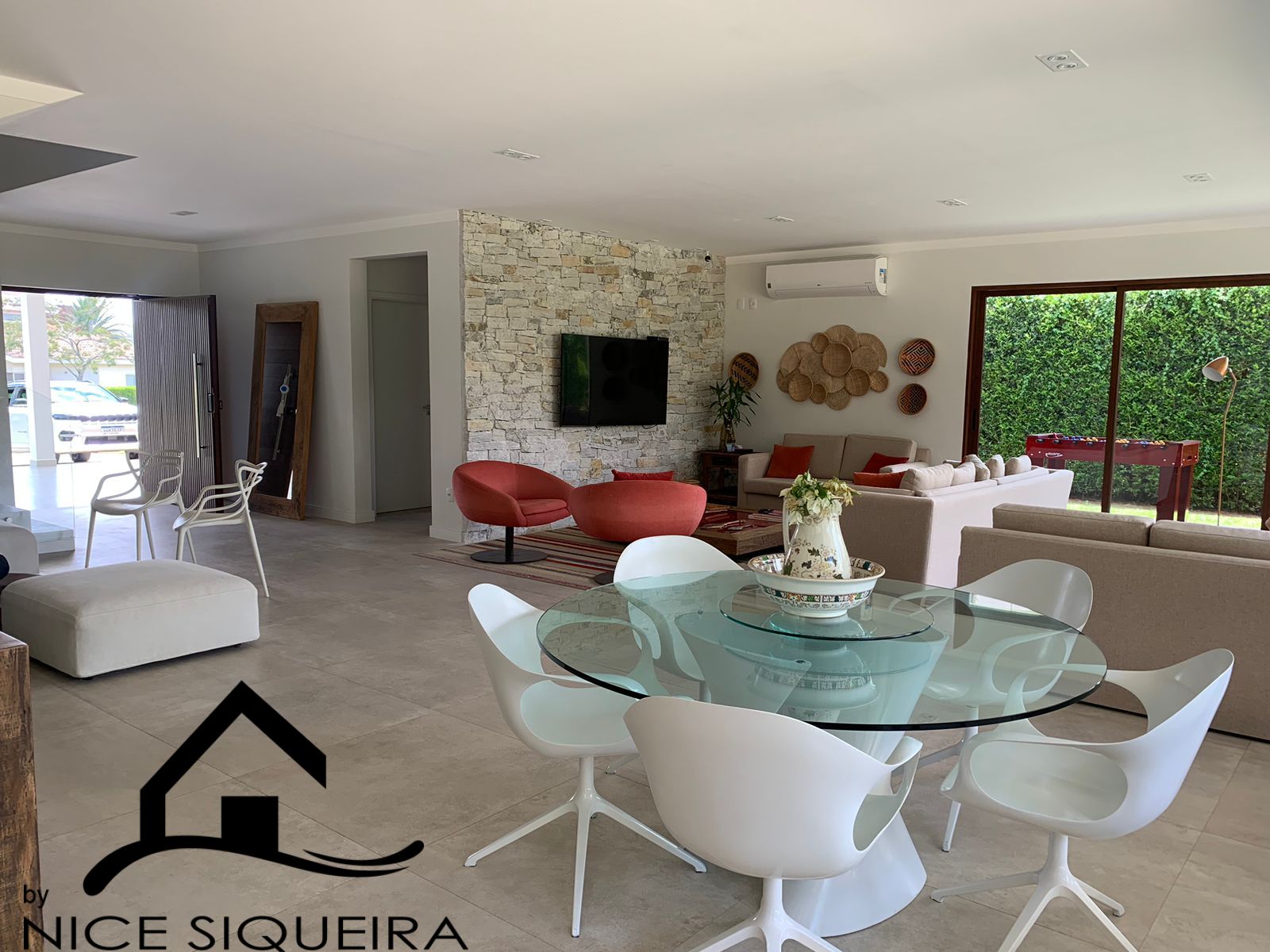 c2471c39-15b2-483c-b03c-e9930560a592