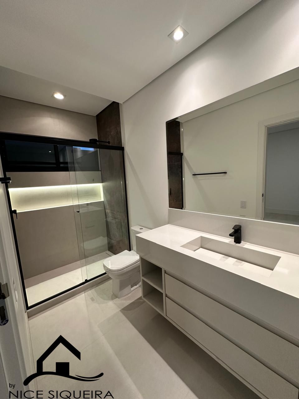 8e5c129f-ebb0-4ff6-a927-c0591c4522d0