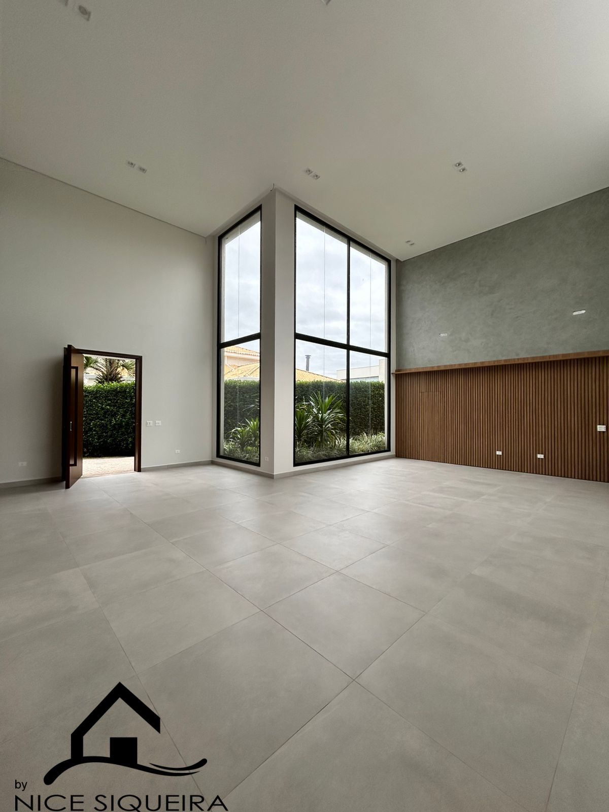 c22f161e-7814-4275-8d0f-b028b5510004