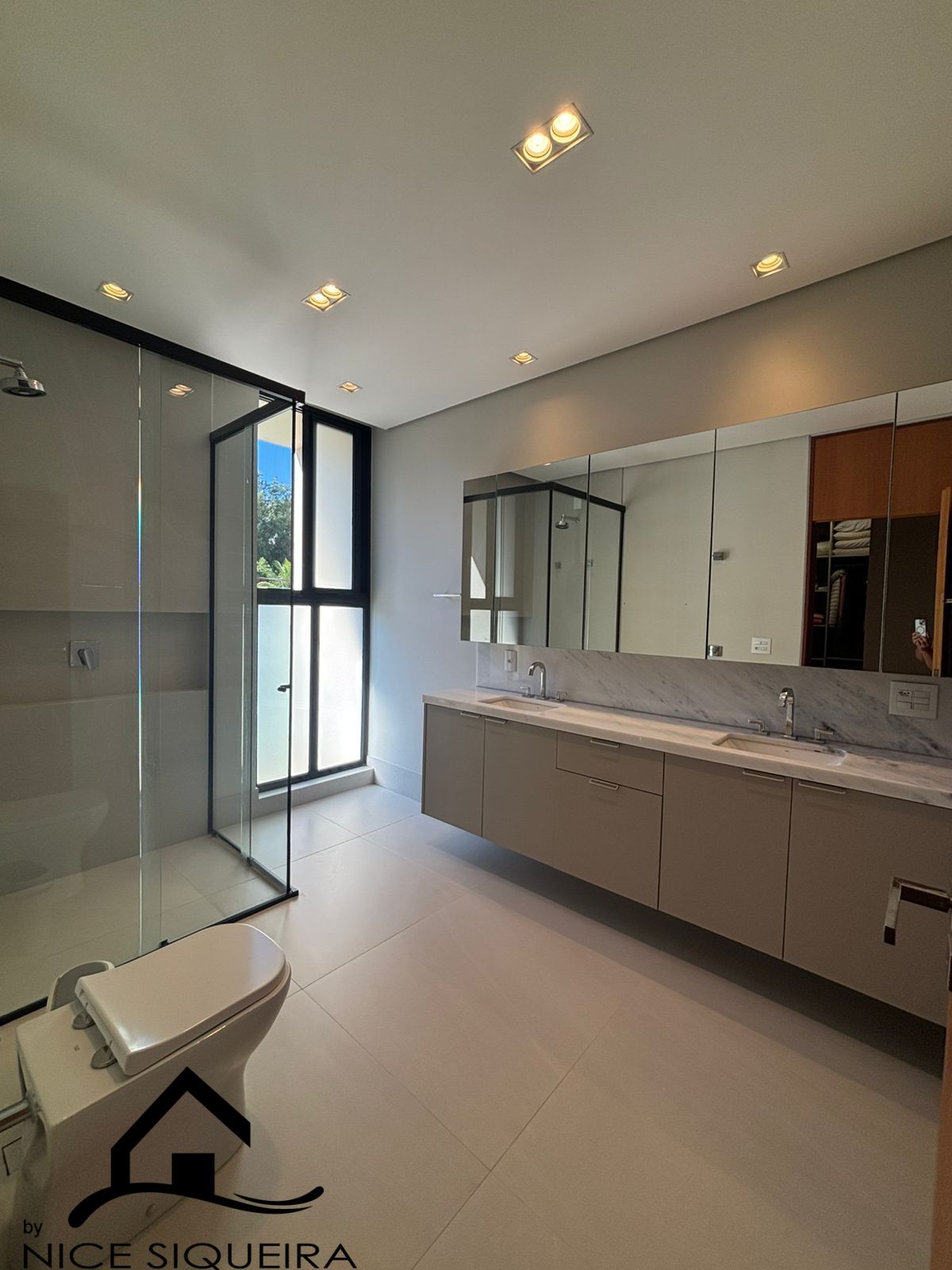 e1c2ea3f-7865-4c9d-b936-af3d365161fd