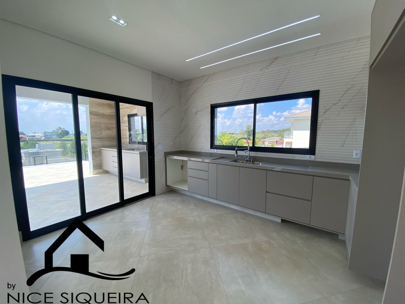 e78756ab-d7bc-46e1-bdba-b57cbf7a6a2d