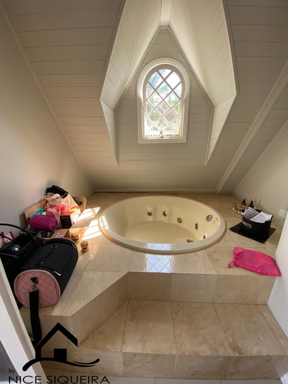 3bdeaaaf-8d72-40df-81a0-aa447a0b28b7