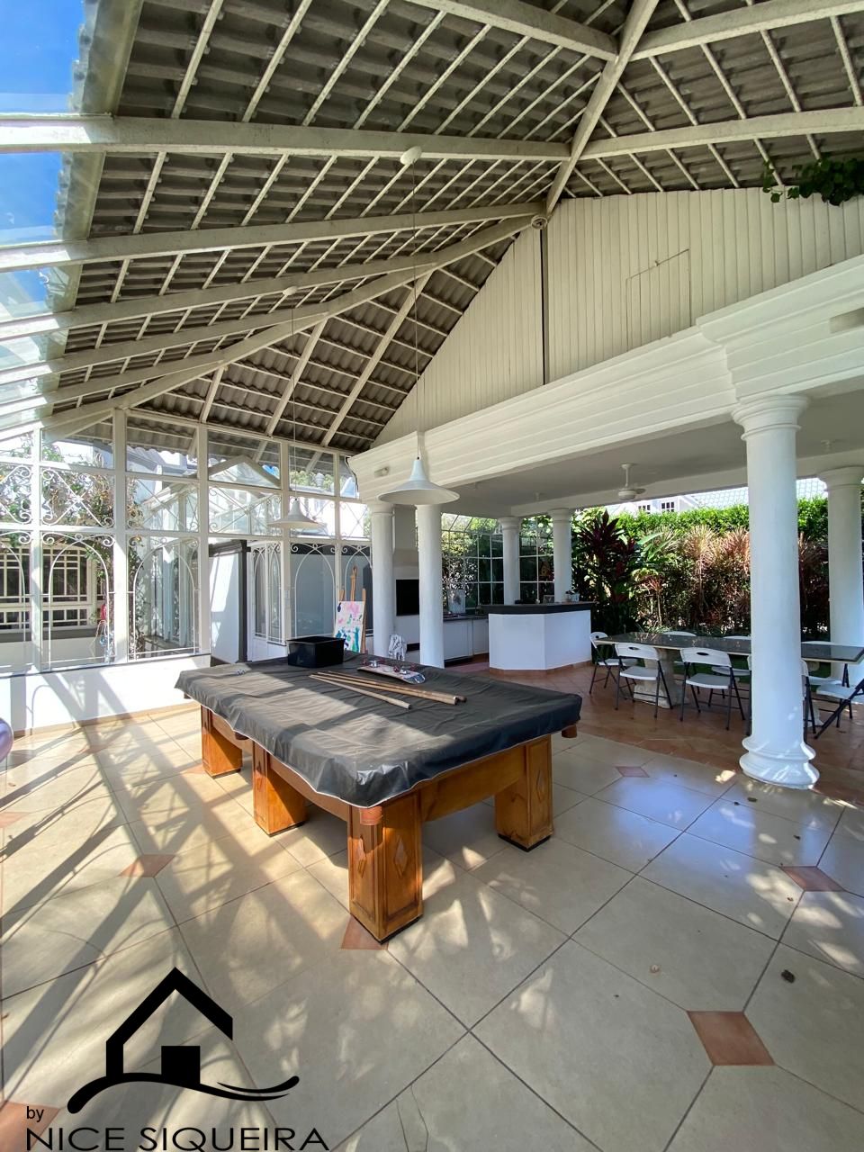 85b27672-f49d-4e02-b0f9-50a9cce004d3