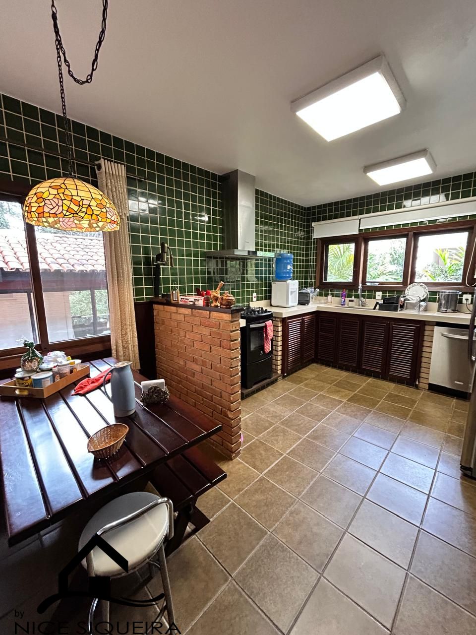 3388c596-da93-4775-be0f-e25802a5244b