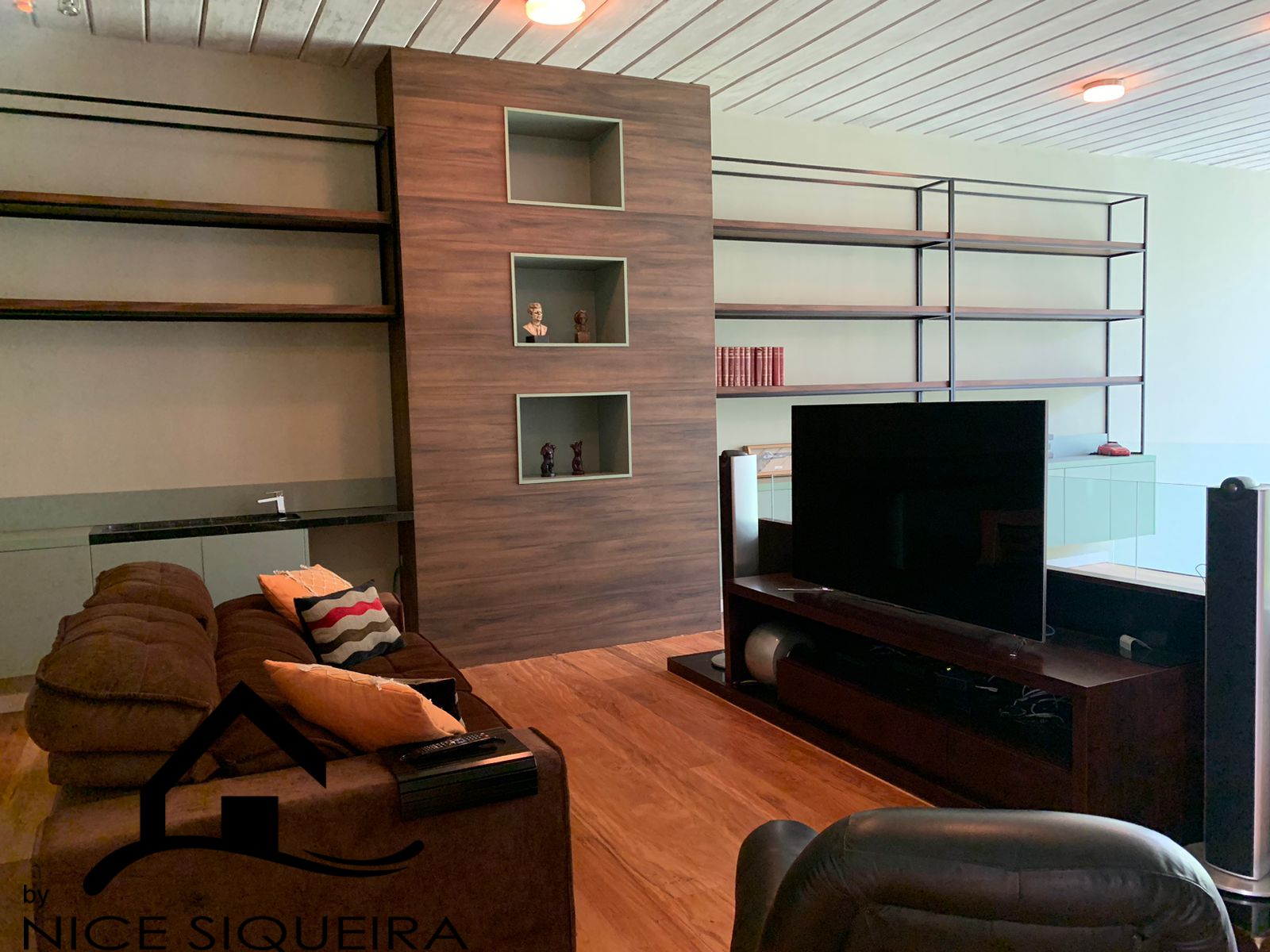 780b562a-7d94-4c82-8f07-5103a98fac69