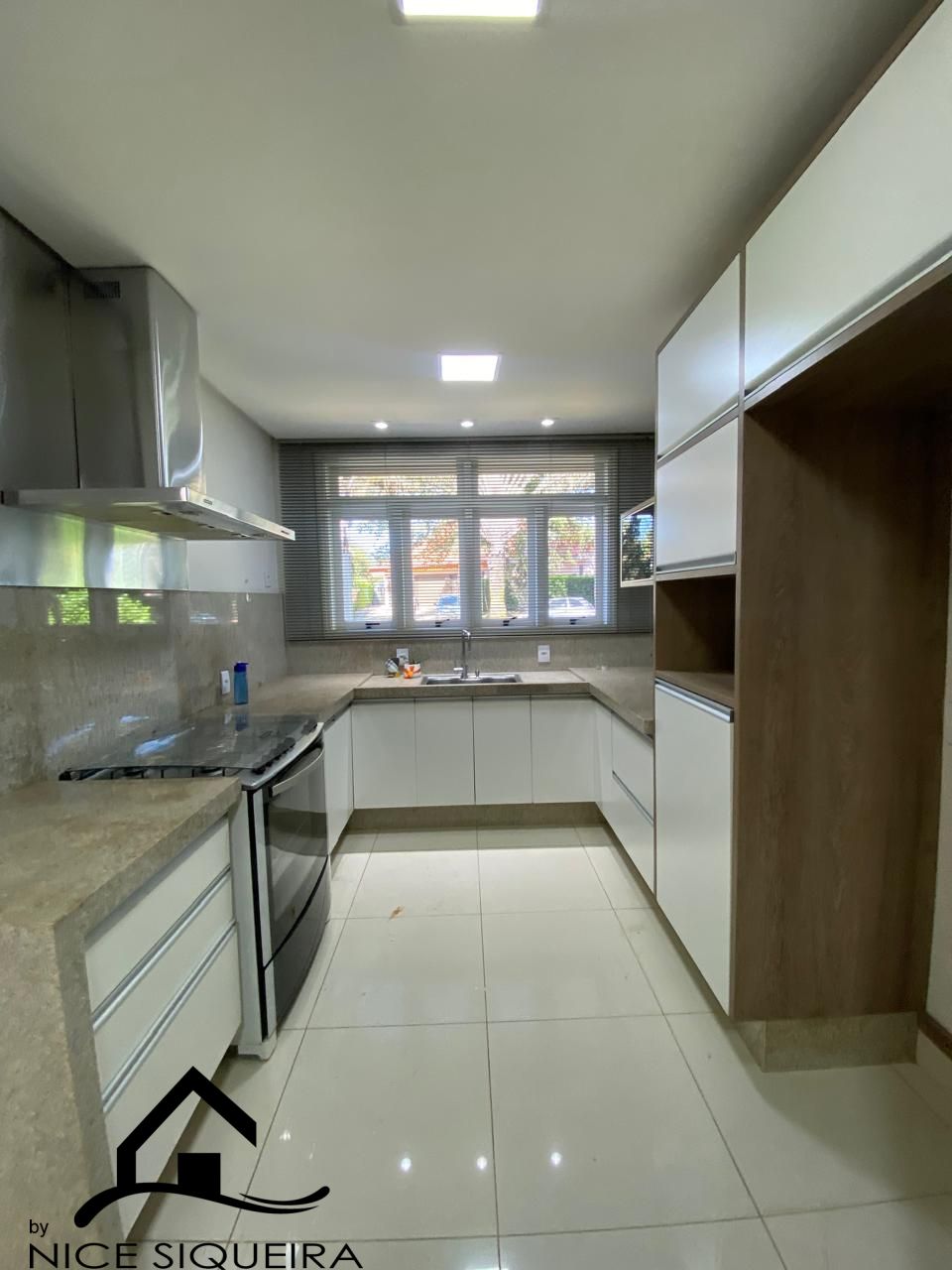 dc715d5d-346e-4456-bd12-702283bcc0a5