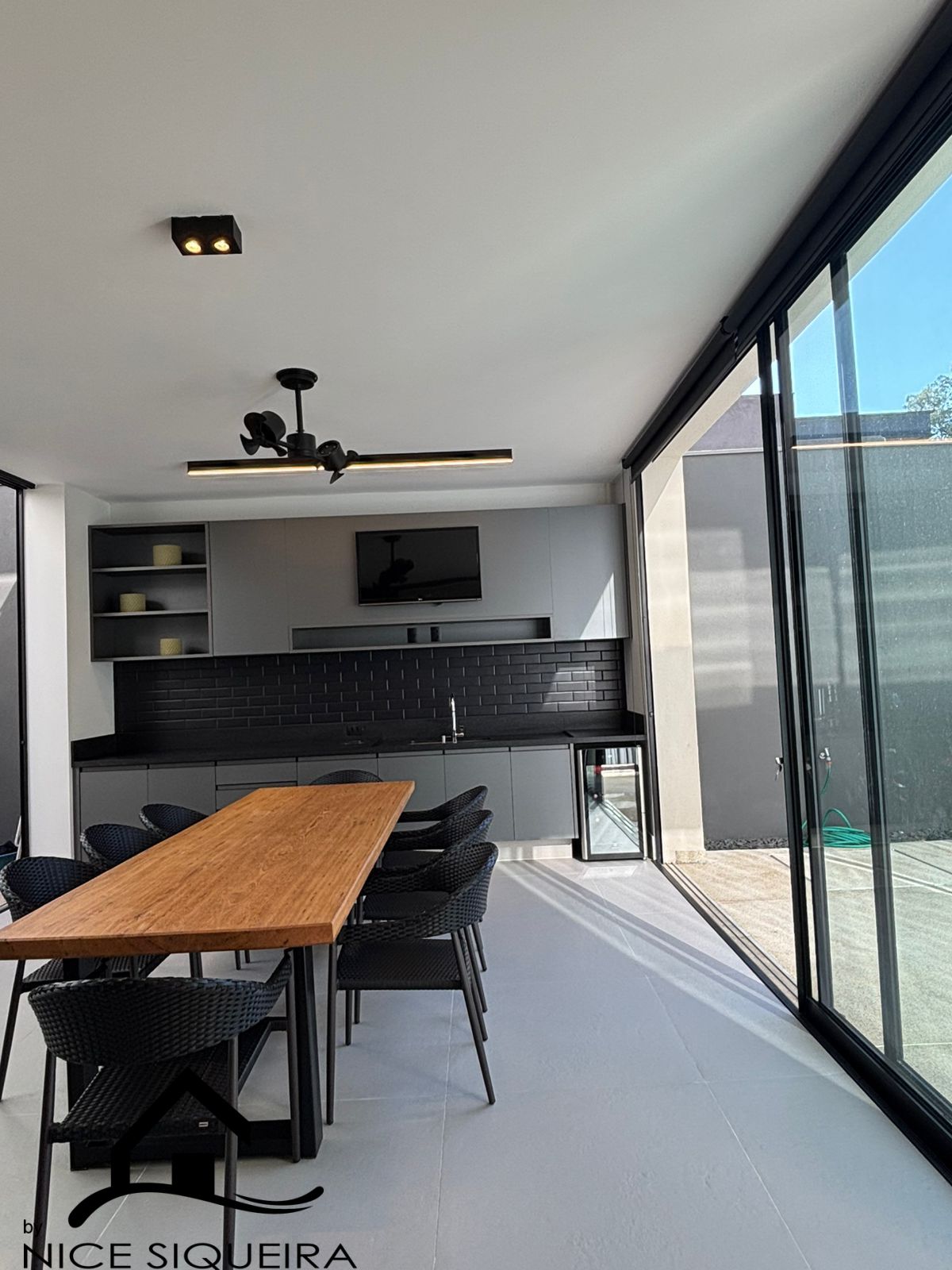 8ac04027-0101-481d-a058-df1f6327269c