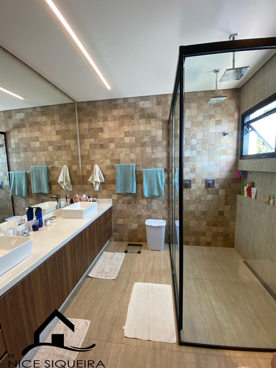 4c915069-8b46-4c12-babe-ba6996860458