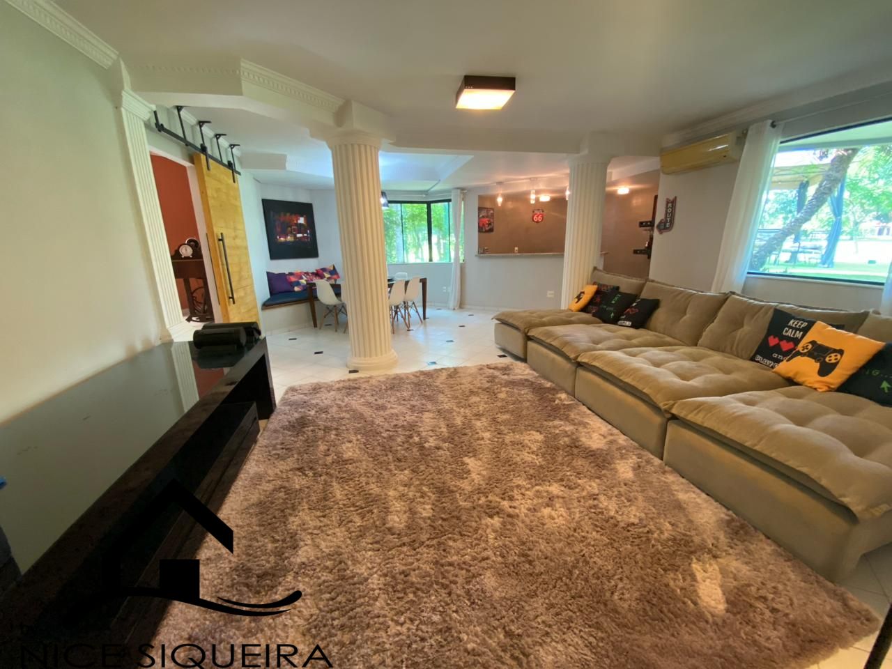 b7b750ef-e93d-406a-8f87-c6414aebd963