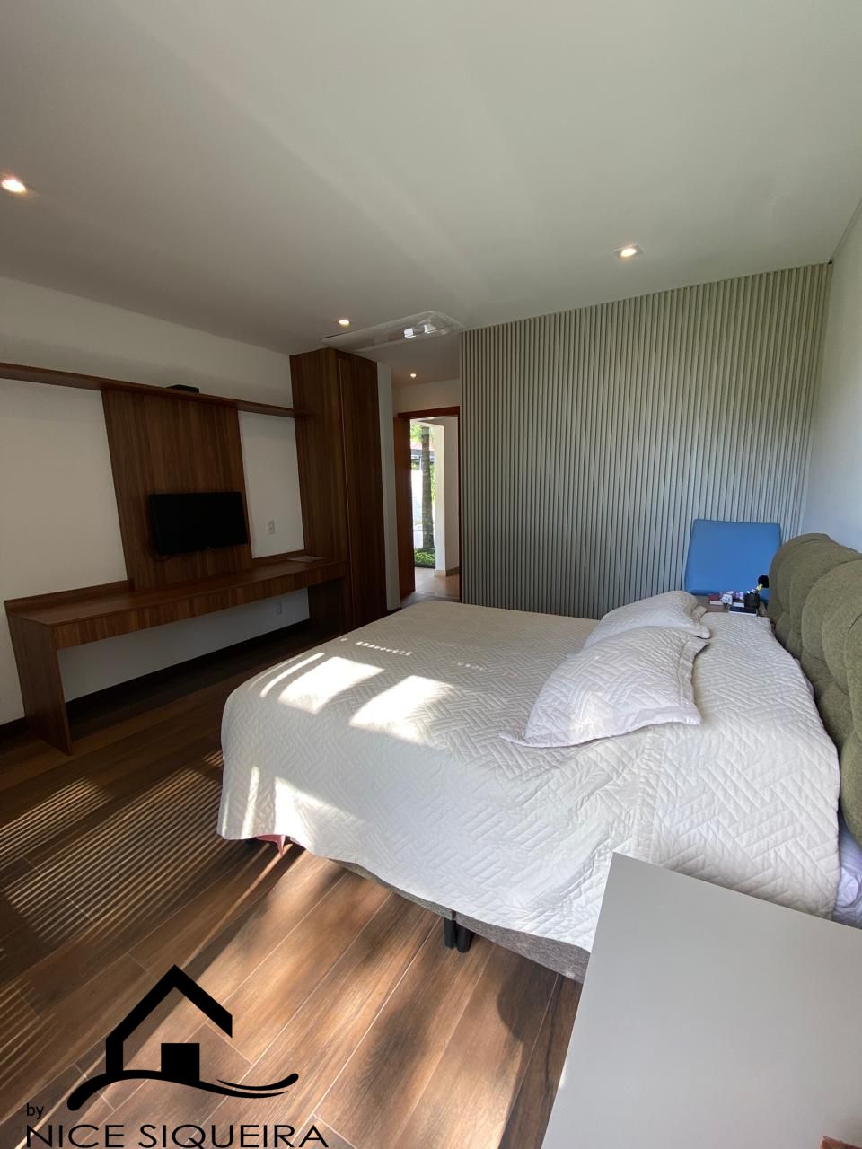 82fea7e1-1f63-4e05-9a7d-a90c643917f9