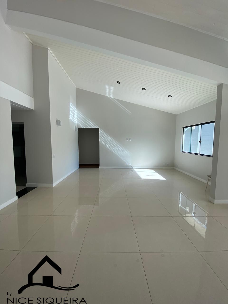 125f43f9-3bea-4116-b51a-093ab871bd76