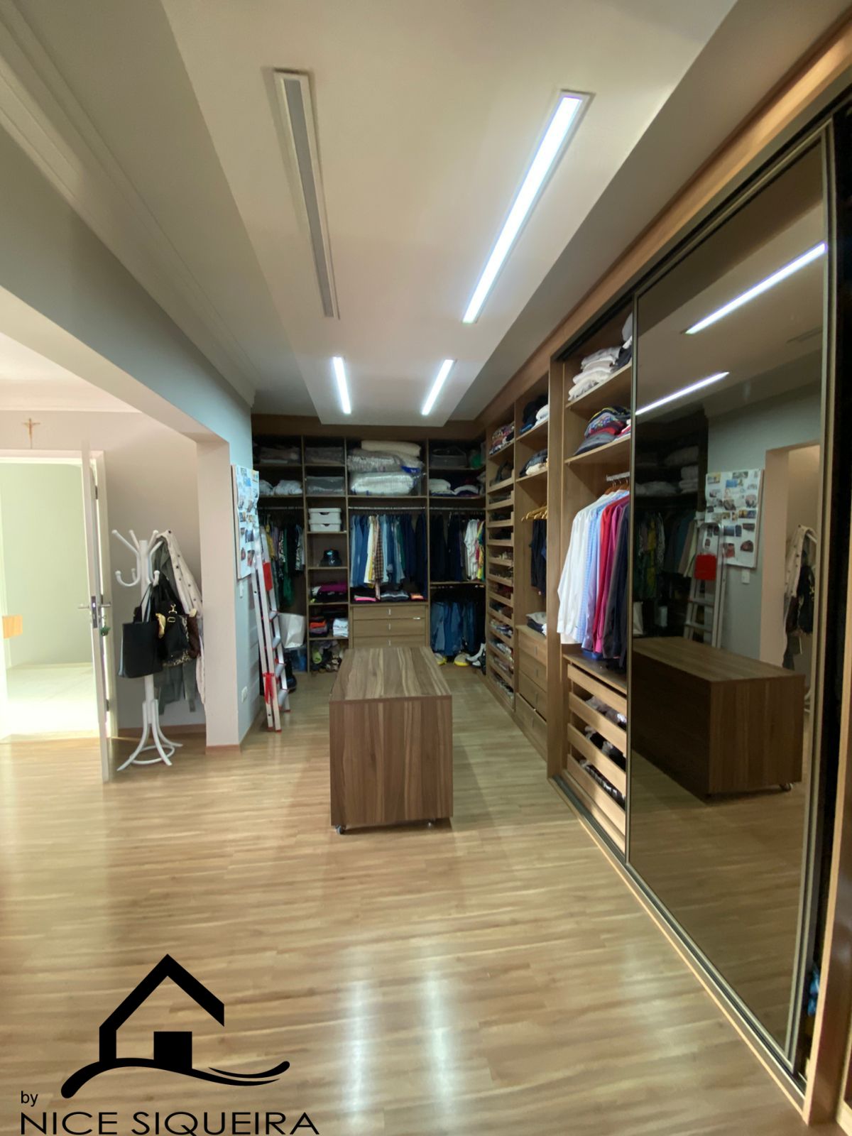 0ad7e85a-202c-41e5-8744-da802bb23384