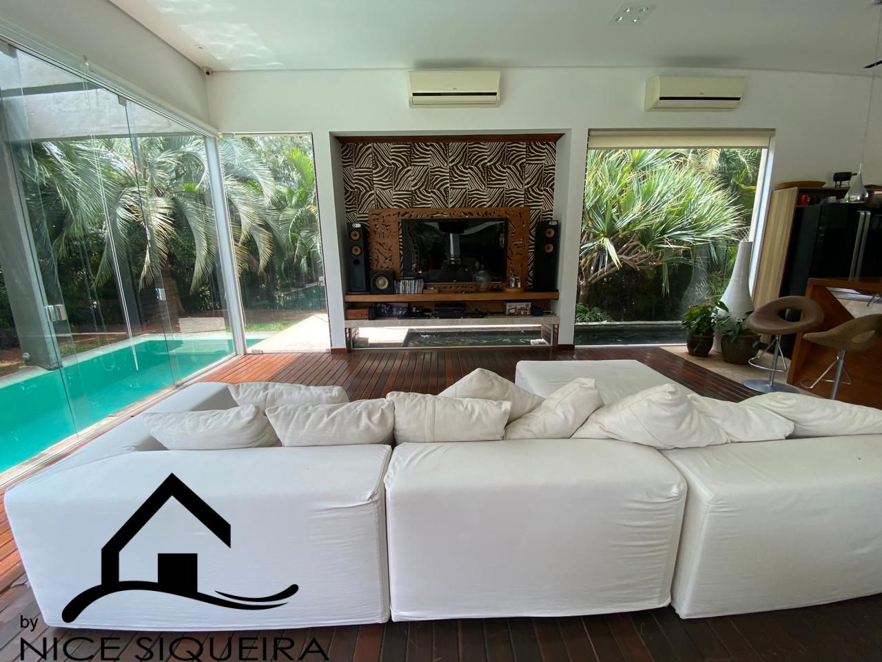 a57ee714-80f3-4849-8db6-0066626b9b68