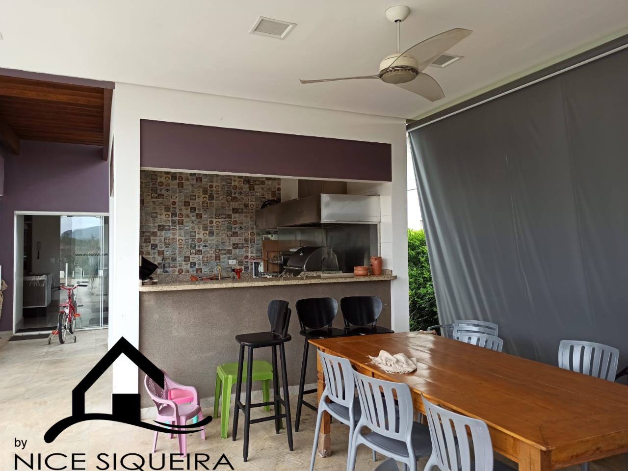 e082b6b4-273c-4ff0-b1b5-8acc59569595