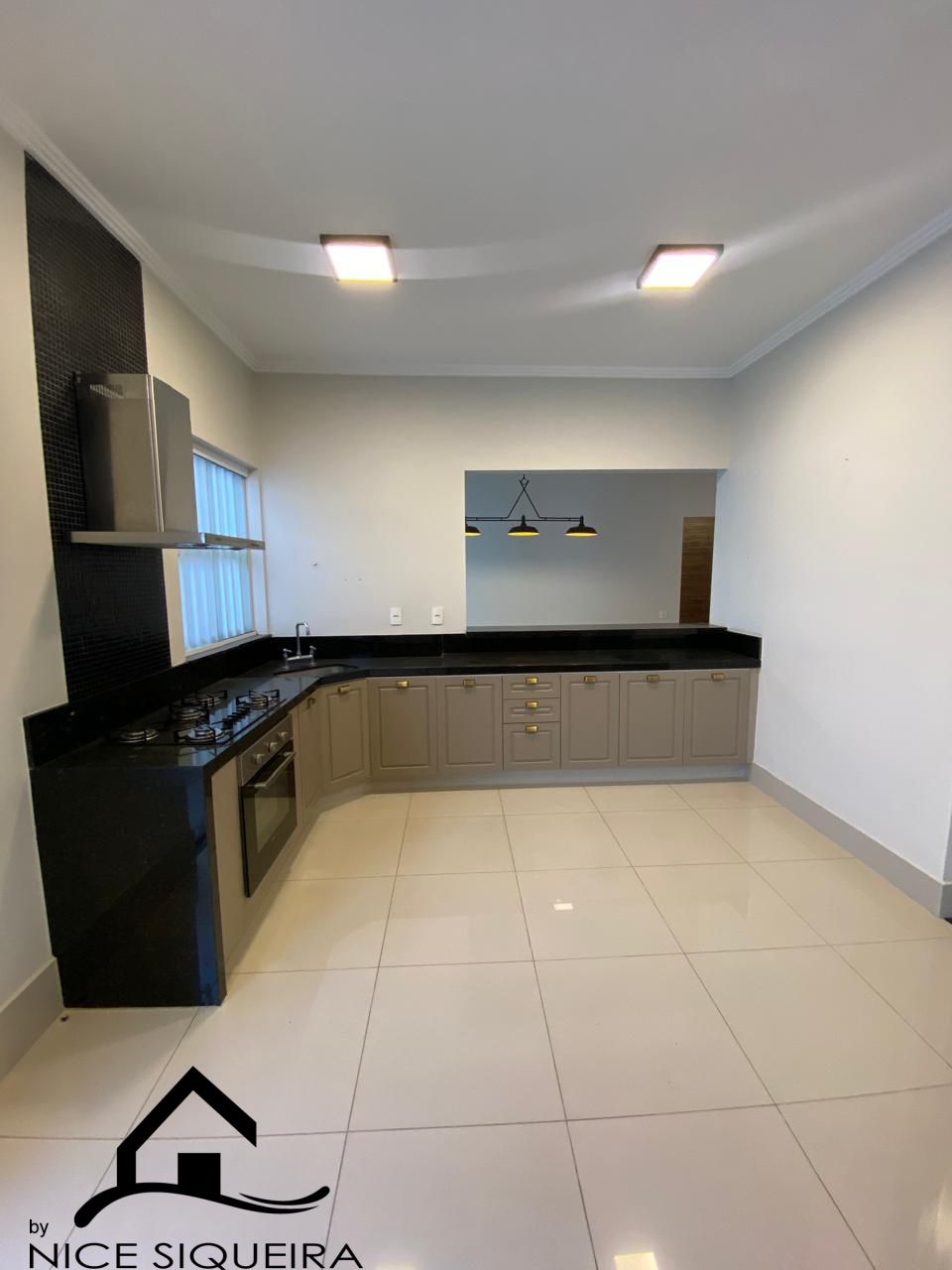 e62acb56-37d5-4d69-b00b-8af1b87aafc0