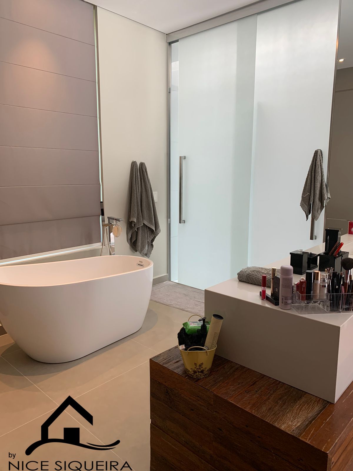 dad0b9aa-ece9-43a1-b604-8a167ce9d81f