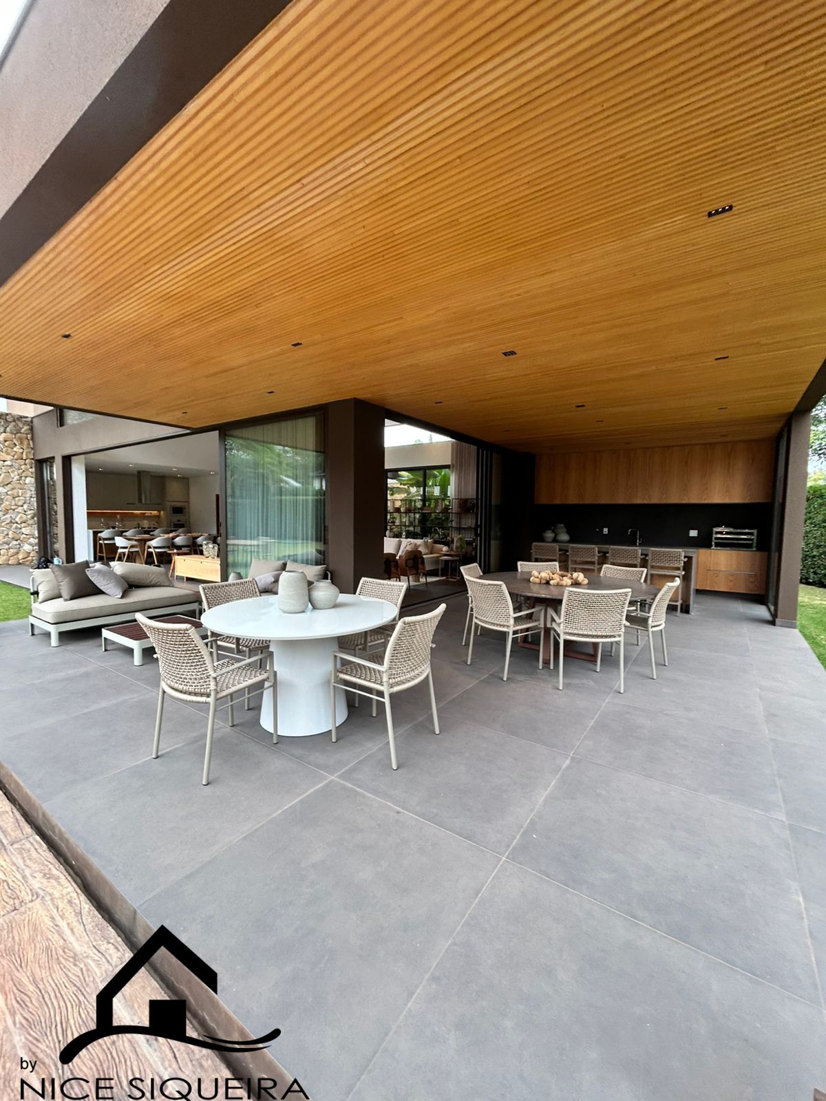 b2397b87-fcdb-4beb-96a9-29a188cfce24