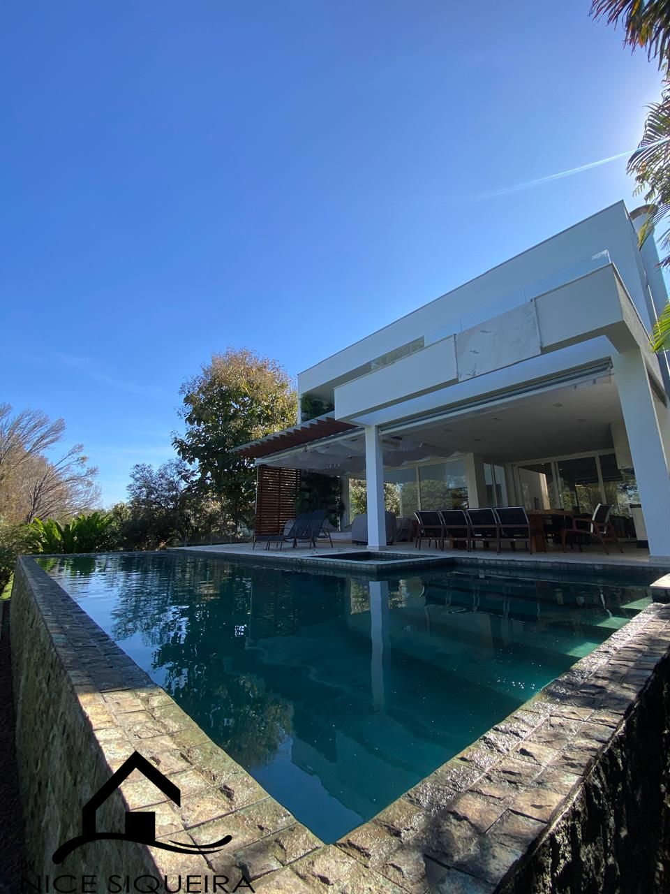 f09849ab-e458-4b2a-97f9-34e8d718e8aa