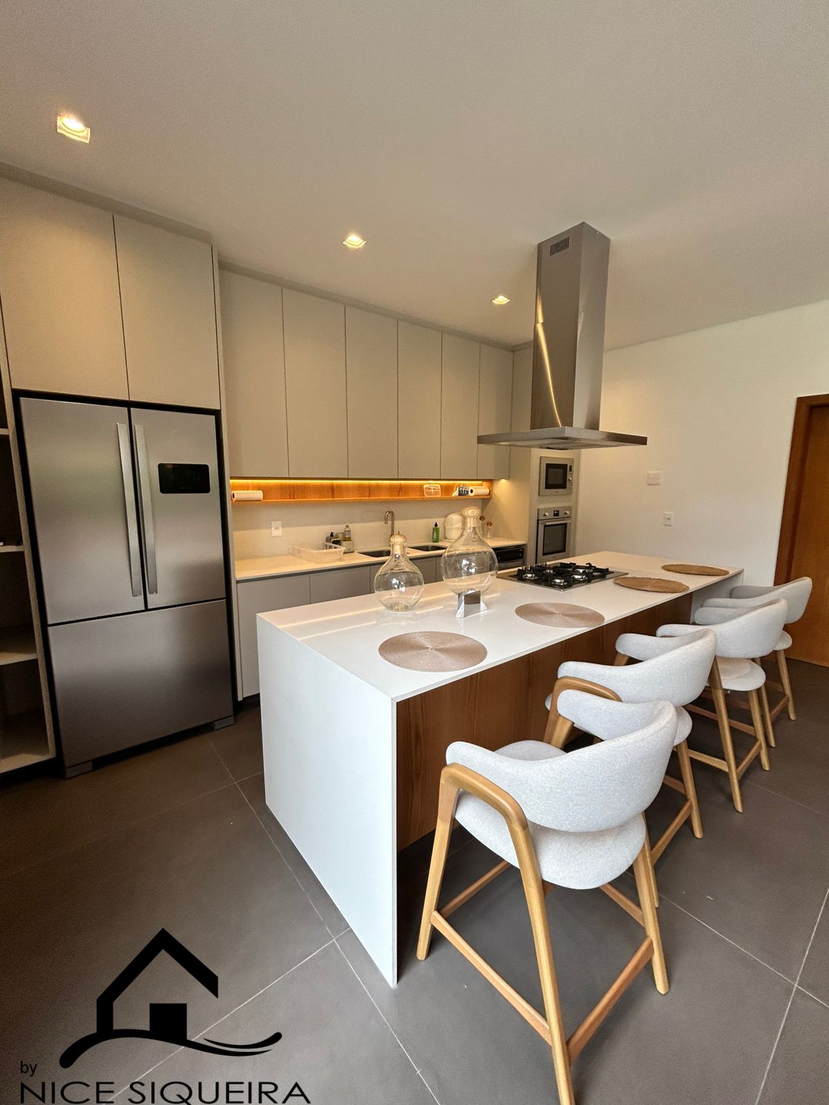 027e97b1-881c-4bc6-a425-f2ec3fb1b5f2