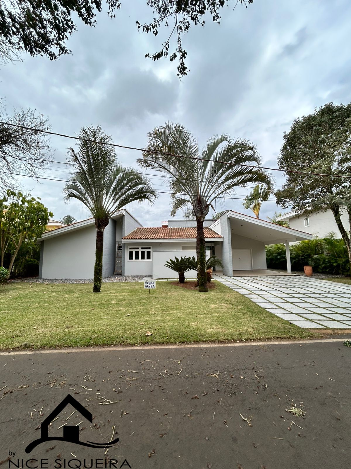 2b1966f5-fa65-4253-a931-c18b2e9e52aa