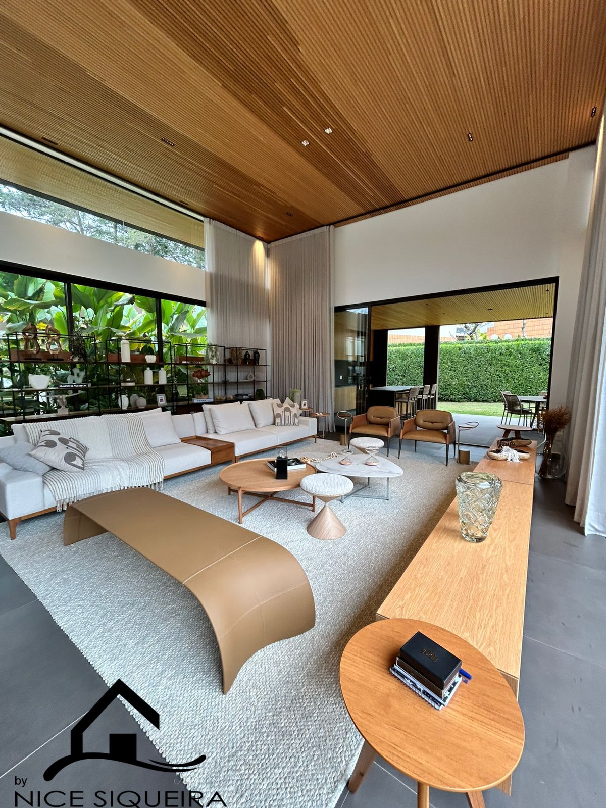 980af6f1-a556-49ff-be77-b551e198f804