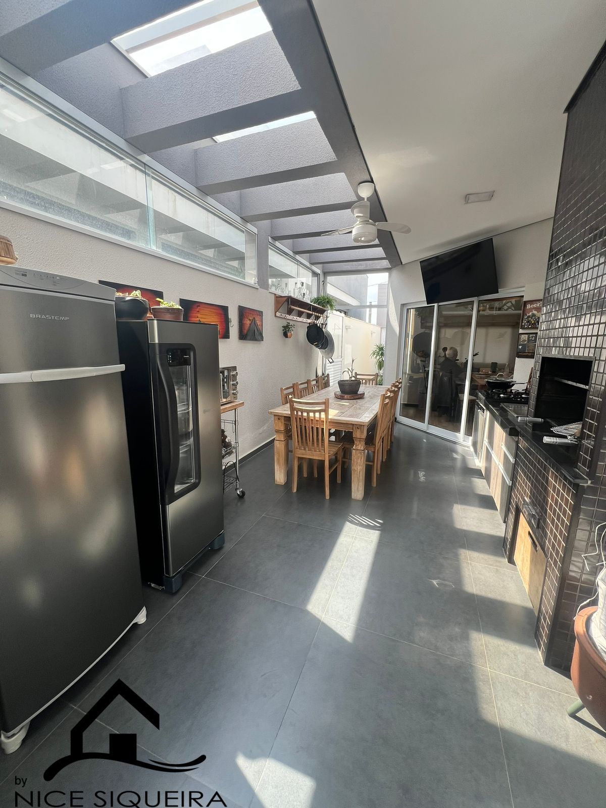 934dfb95-d7a7-436f-9252-b881aea66320