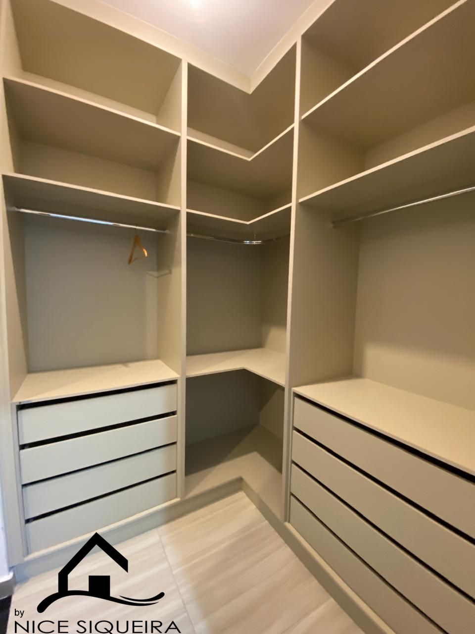 63a85c6a-fd26-418b-ab2b-15503591f117