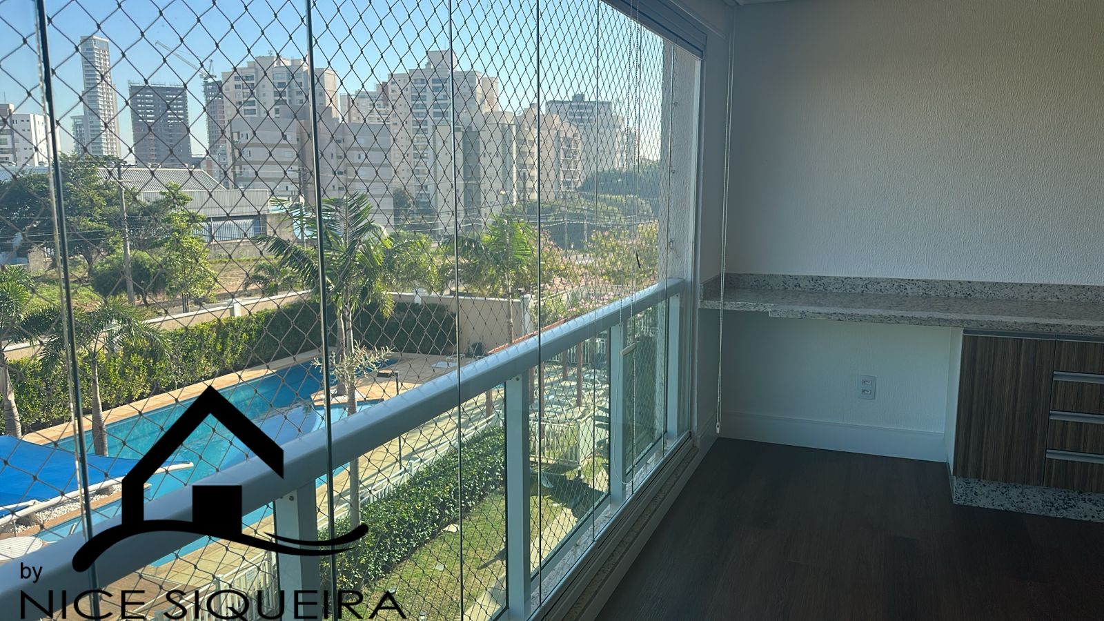 073511a7-bf19-4f95-a367-af20f94c3d6c