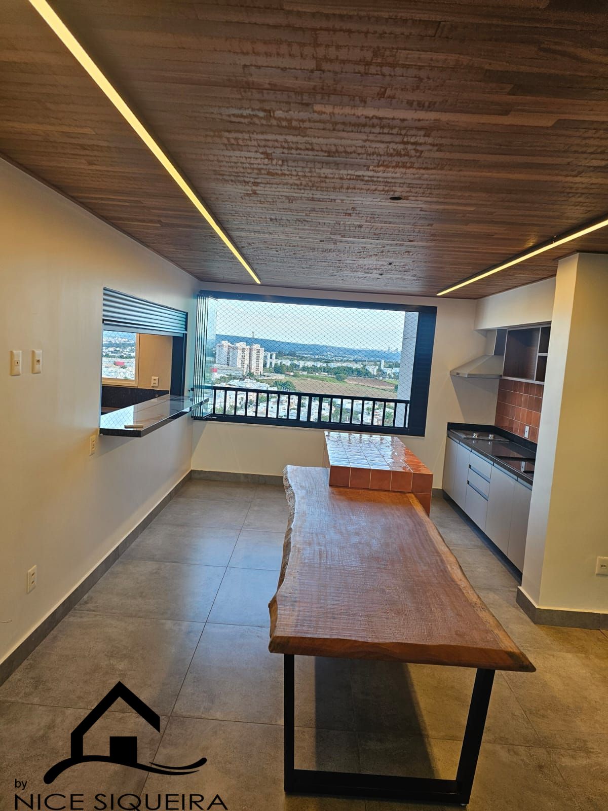 55f256f1-990a-41ef-a1e7-ac2175b0d55d