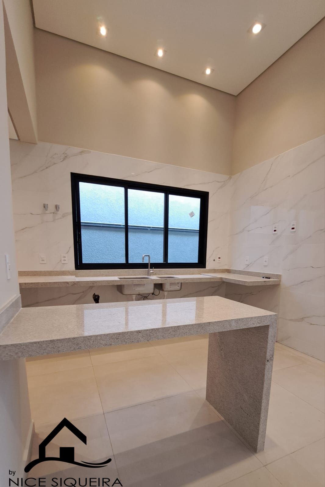 2e2effb0-fe5f-4cf6-9099-20e7f1e2f678