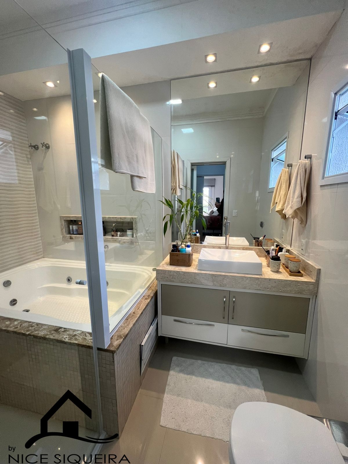 4b7b5c95-48ec-40d3-ace6-51c1b39feae7