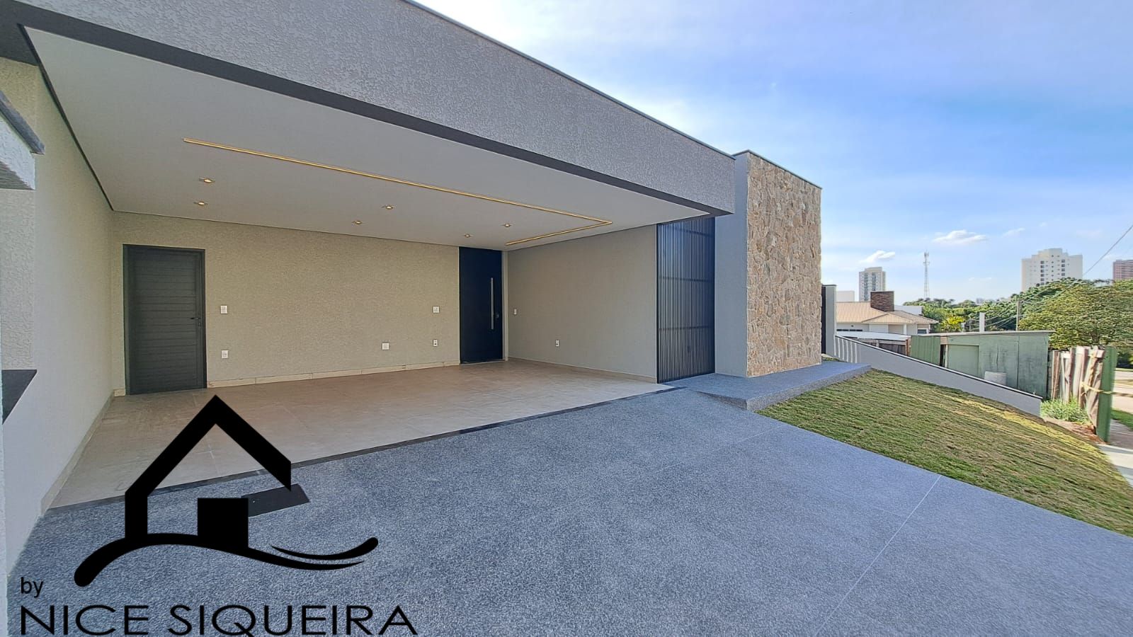 eee37d16-5668-4b10-b0e2-6b9327c89503