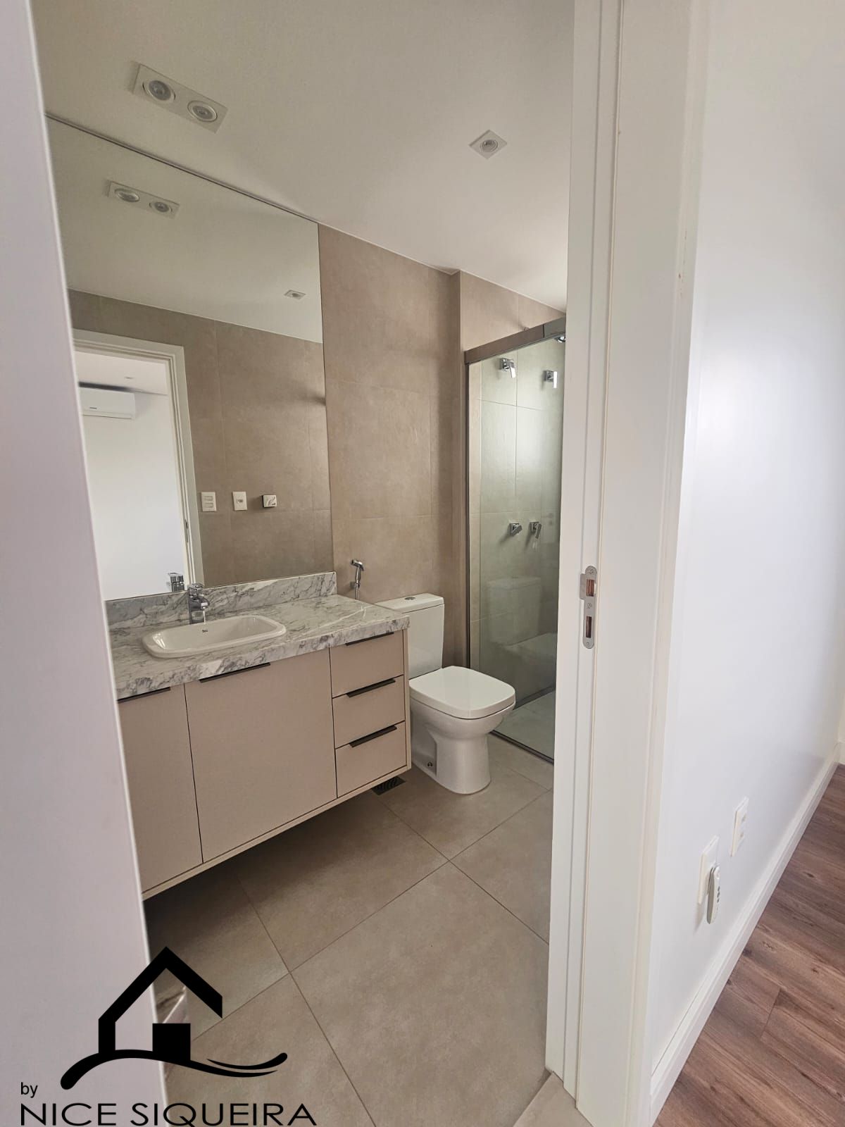 f8128af0-32e2-4ffd-a5c4-c81474b9302e