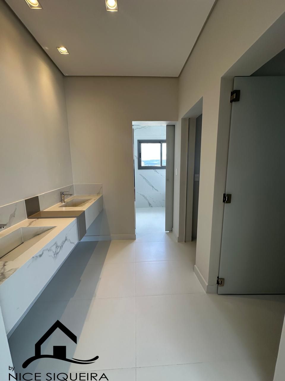 8b8114e4-7277-4337-b7a0-f7cacfa20310