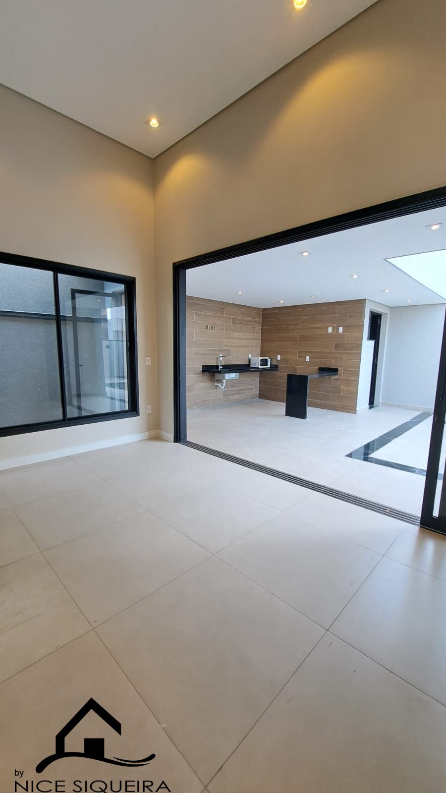 ec0fd287-b42b-45e1-ac8f-256ced152345