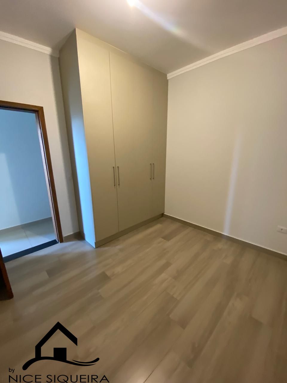 32d2b245-e2ea-4d8d-93c9-db453b99b07c