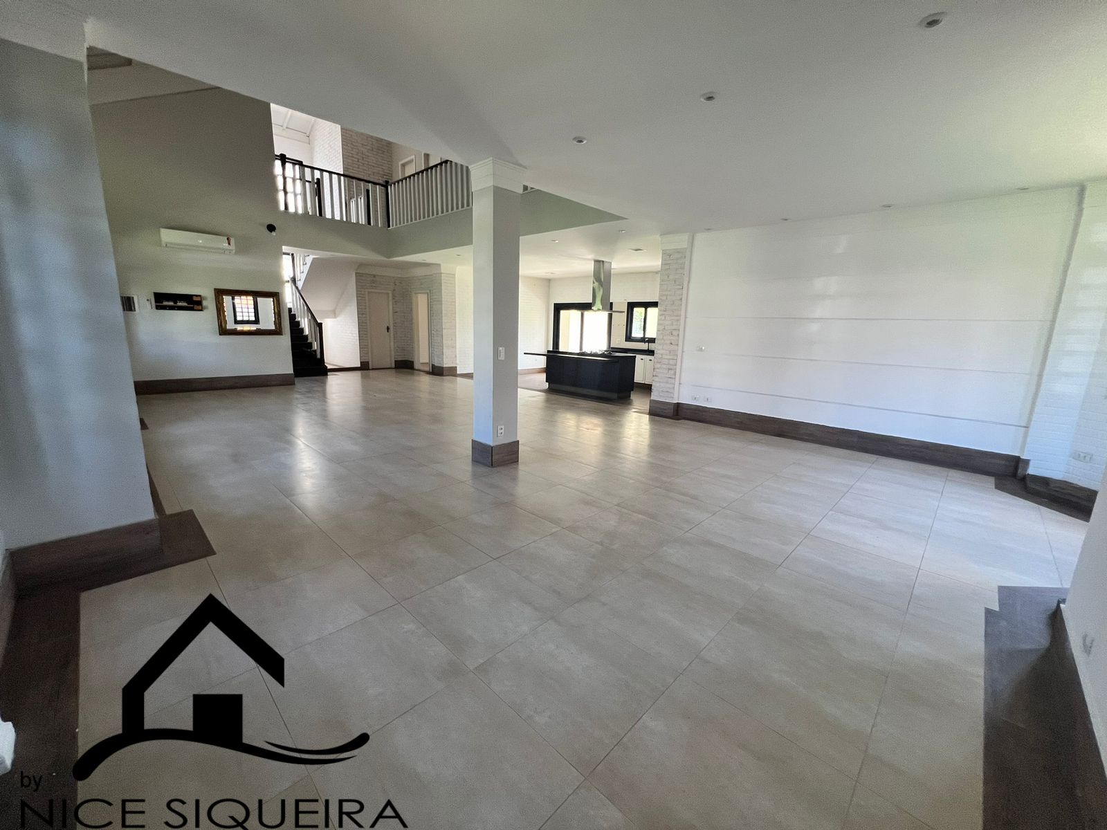 ab20c328-52e4-4829-9458-6efbc7a8c032