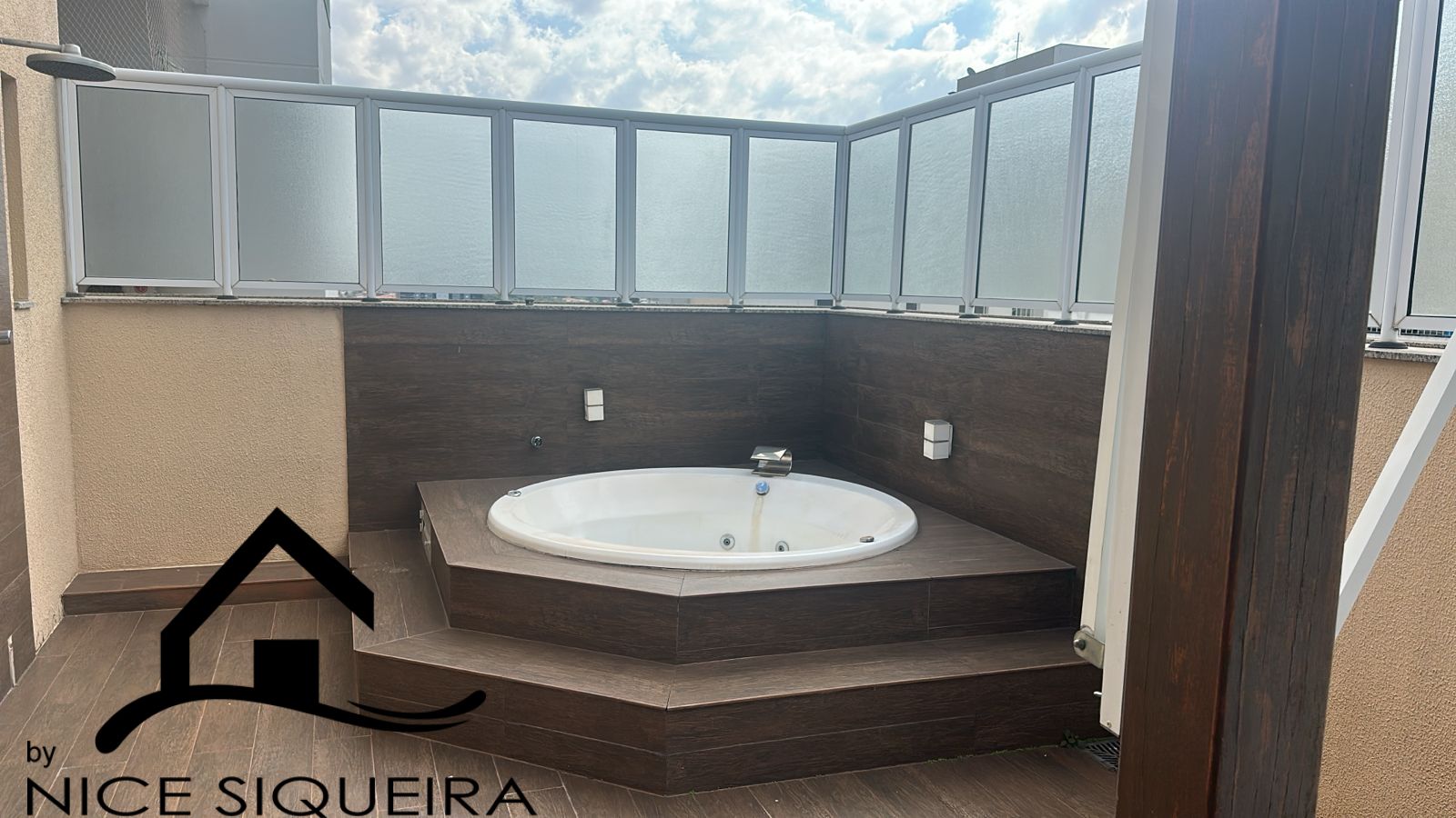 432083d9-6e05-4dda-a8db-03eb317896b7