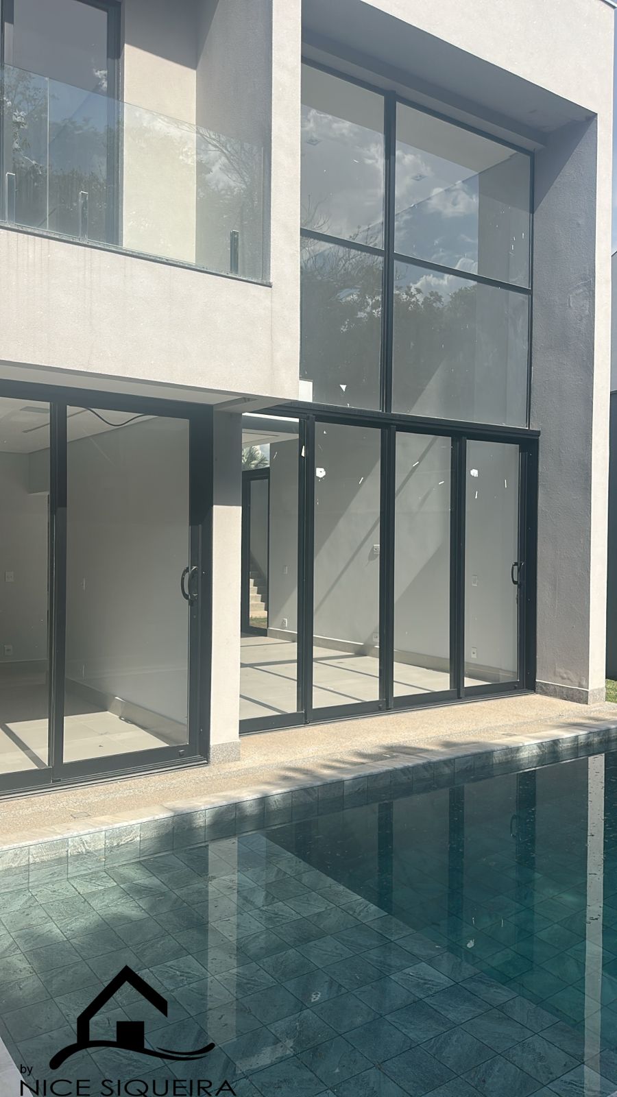 704f350d-b615-451a-89c8-71f1960c1470