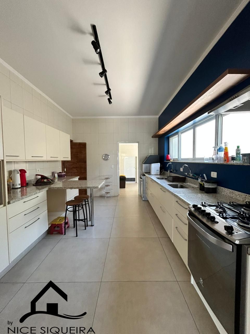 49b71c70-fed6-4c9c-8470-af7224066171